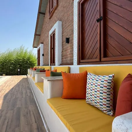 Mandalin Glamping *
